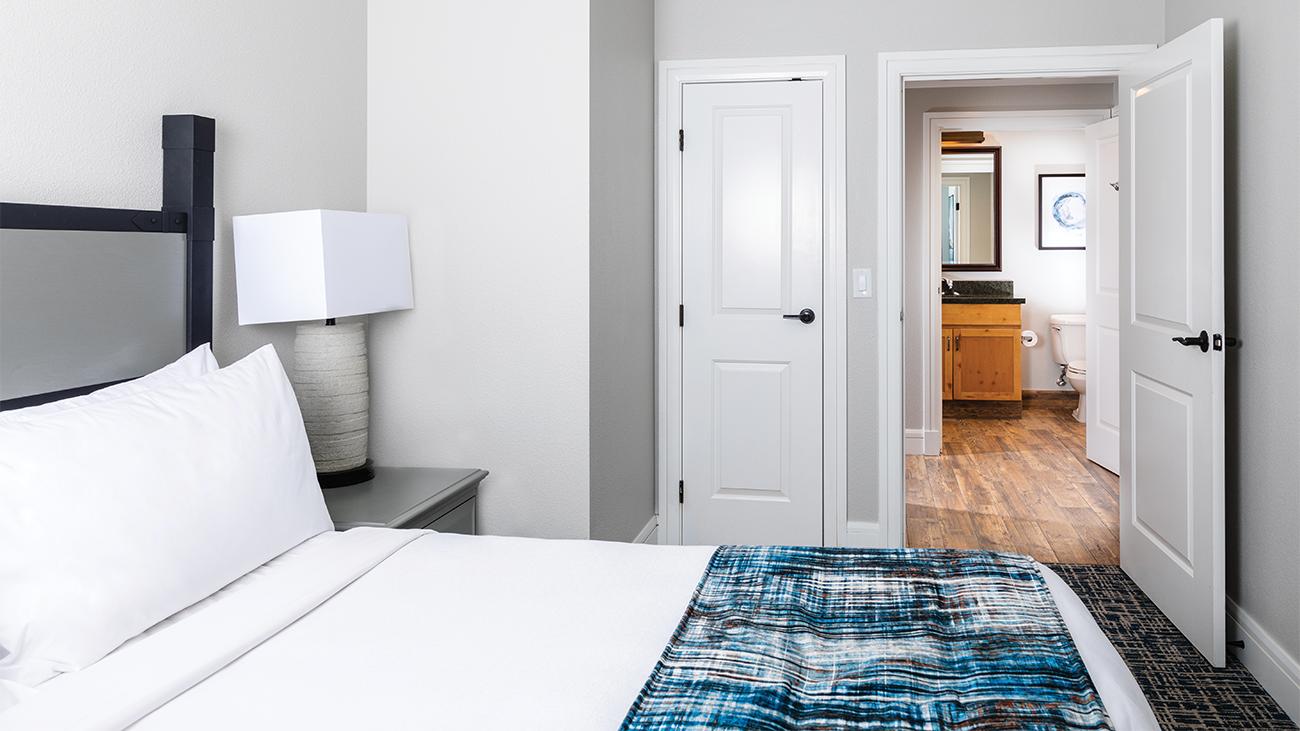Guest Bedroom (3-Bedroom Villa)